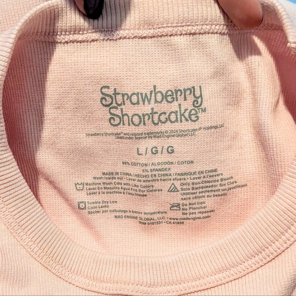Pink Crop Tank Top with Strawberry Shortcake Print - Picture 3 of 4